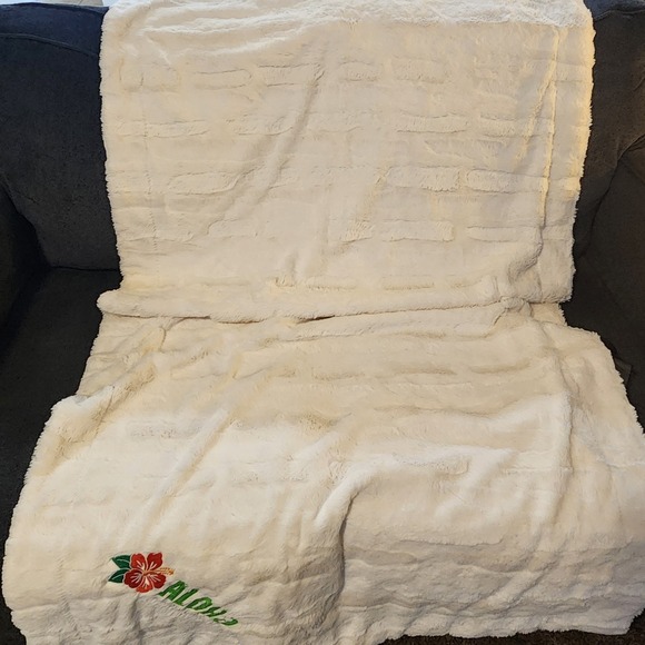 Other - Minky‎ Couture Throw Blanket 64"×36" White Aloha Embroidery